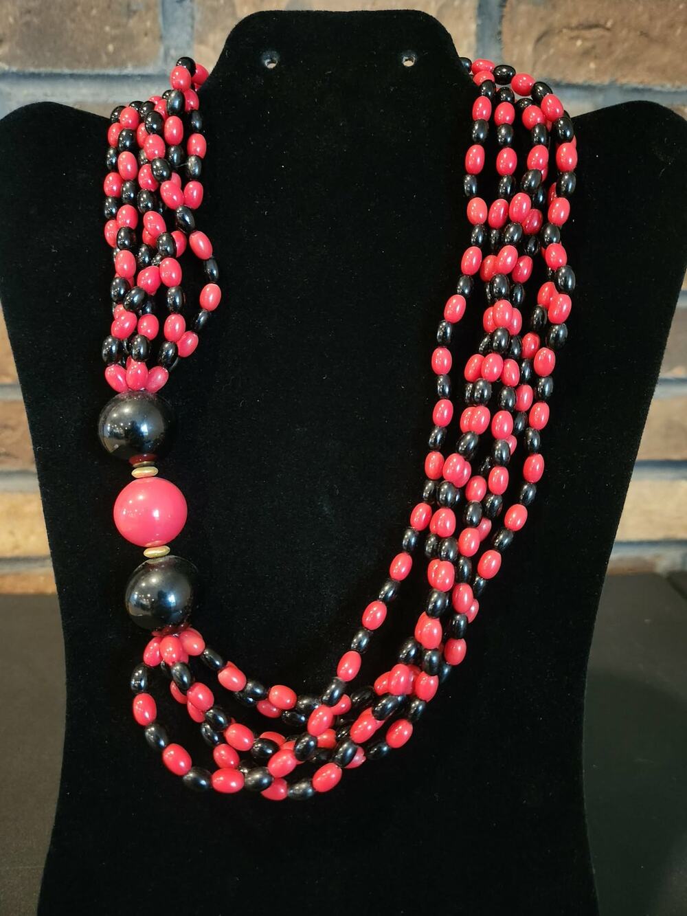 Vintage Avon Cosmopolitan Red & Black Multi Strand Necklace Offset Chunky Beads